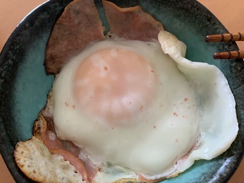 朝食に。ハムエッグ